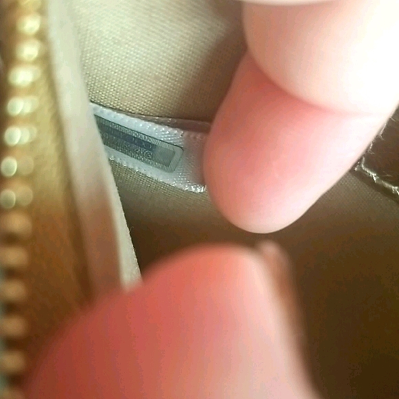 ๐๐๐๐๐ ๐๐๐๐ Gold Coin Wallet - Picture 6 of 8